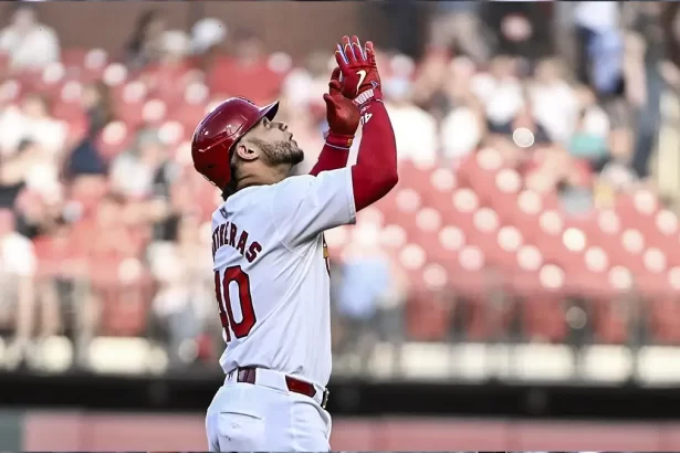 Willson Contreras vuelve a la accion con los Cardenales de San Luis