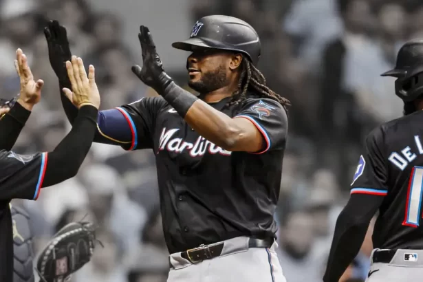 Arizona refuerza su primera base con la adquisicion de Josh Bell