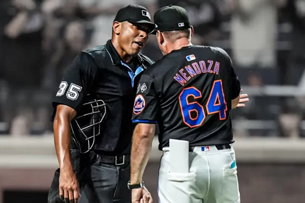 Carlos Mendoza expulsado por primera vez en una intensa victoria de los Mets