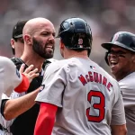 Emocion en el Coors Field Medias Rojas y Rockies protagonizan altercado