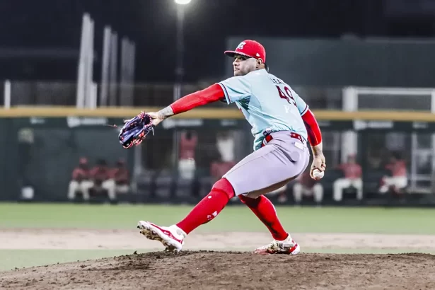 Erick Leal Hito de 300 ponches y victoria para los Diablos Rojos