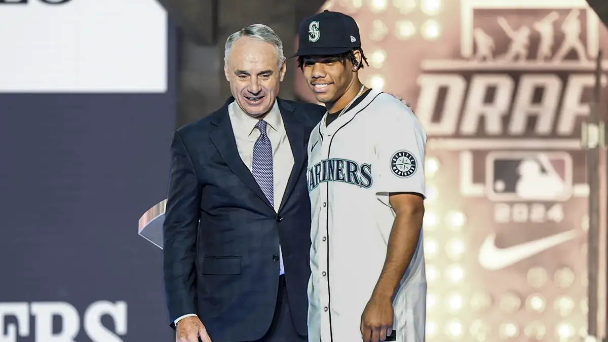 Jurrangelo Cijntje Pitcher ambidiestro seleccionado por los Marineros de Seattle en el Draft de la MLB
