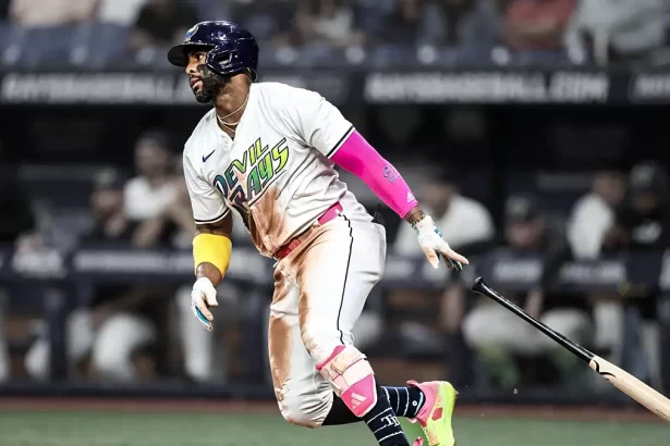 Los Yankees buscan refuerzos para el infield Interes en Yandy Diaz y el cerrador Pete Fairbanks