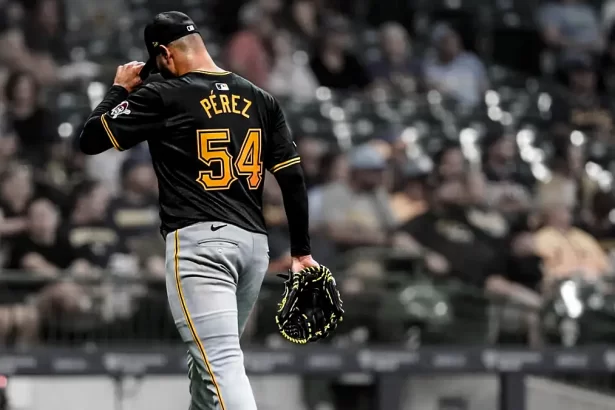 Martin Perez lucha por recuperar su forma ante los Cerveceros de Milwaukee
