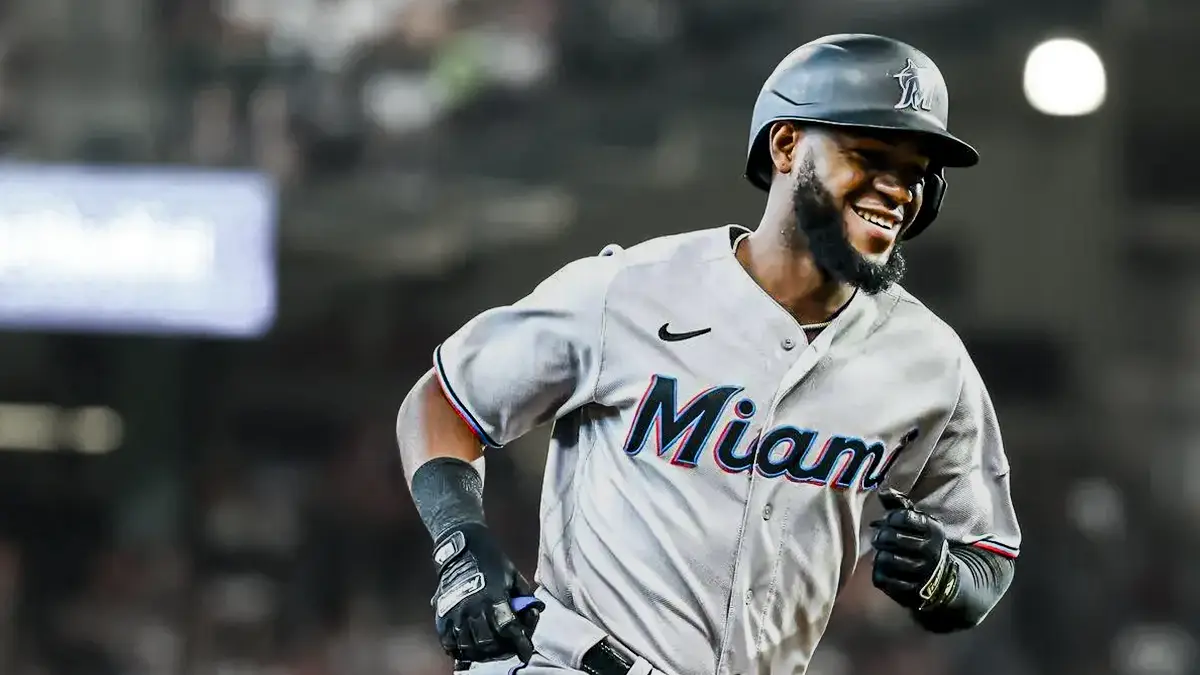 Piratas de Pittsburgh refuerzan su jardines con Bryan De La Cruz