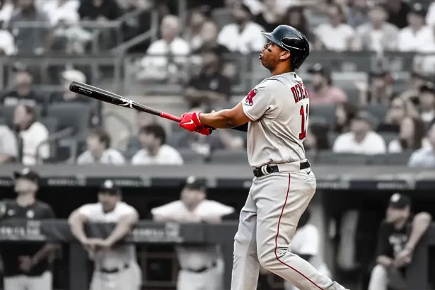 Rafael Devers entra en el club de los 1000 hits en Grandes Ligas