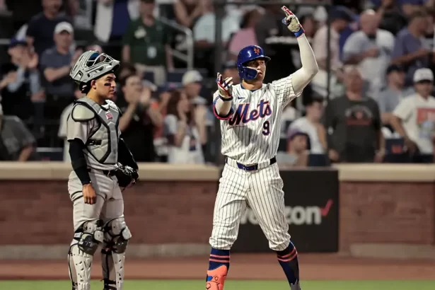 Yankees y Mets se enfrentan en emocionante serie en el Yankee Stadium