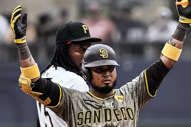 Arraez impulsa la victoria de los Padres con un decisivo doble en el noveno