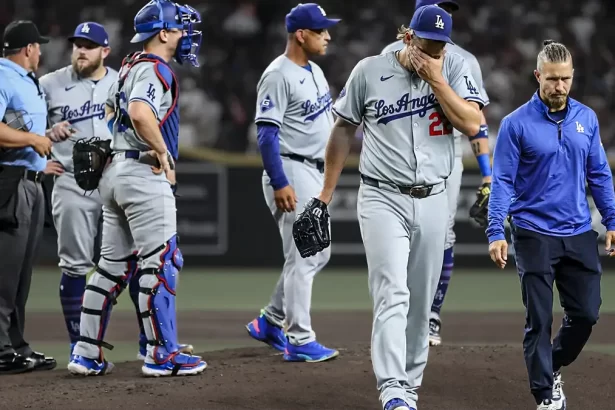 Clayton Kershaw deja el monticulo tras nueva lesion Se avecina el retiro