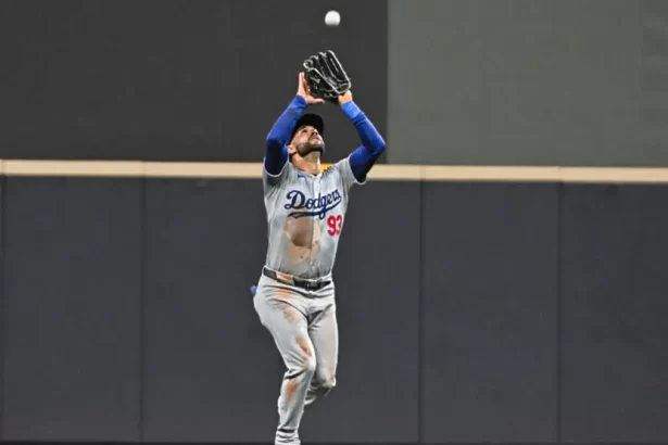 El impresionante tiro de 99 millas de Kevin Kiermaier con los Dodgers