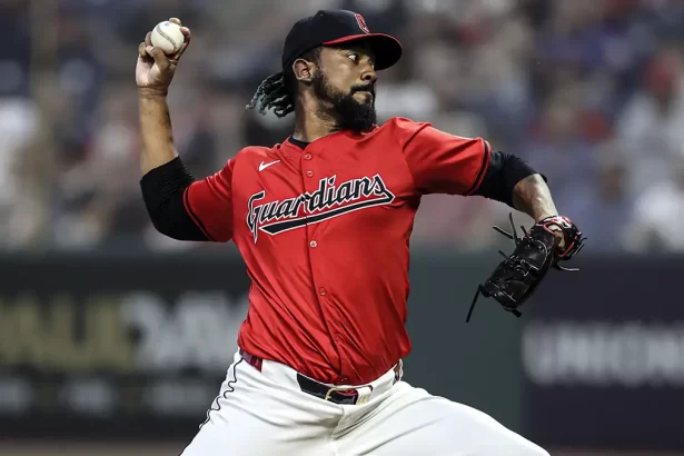 Emmanuel Clase y su temporada de ensueno Rumbo al Cy Young