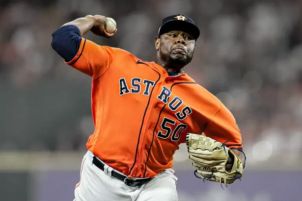 Hector Neris regresa a los Astros de Houston para reforzar el bullpen