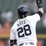 Javier Baez rompe su mala racha con un cuadrangular decisivo