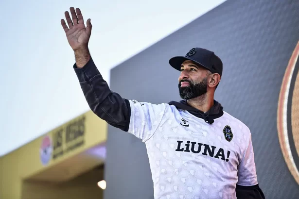 Jose Bautista y su apuesta por el futbol dominicano