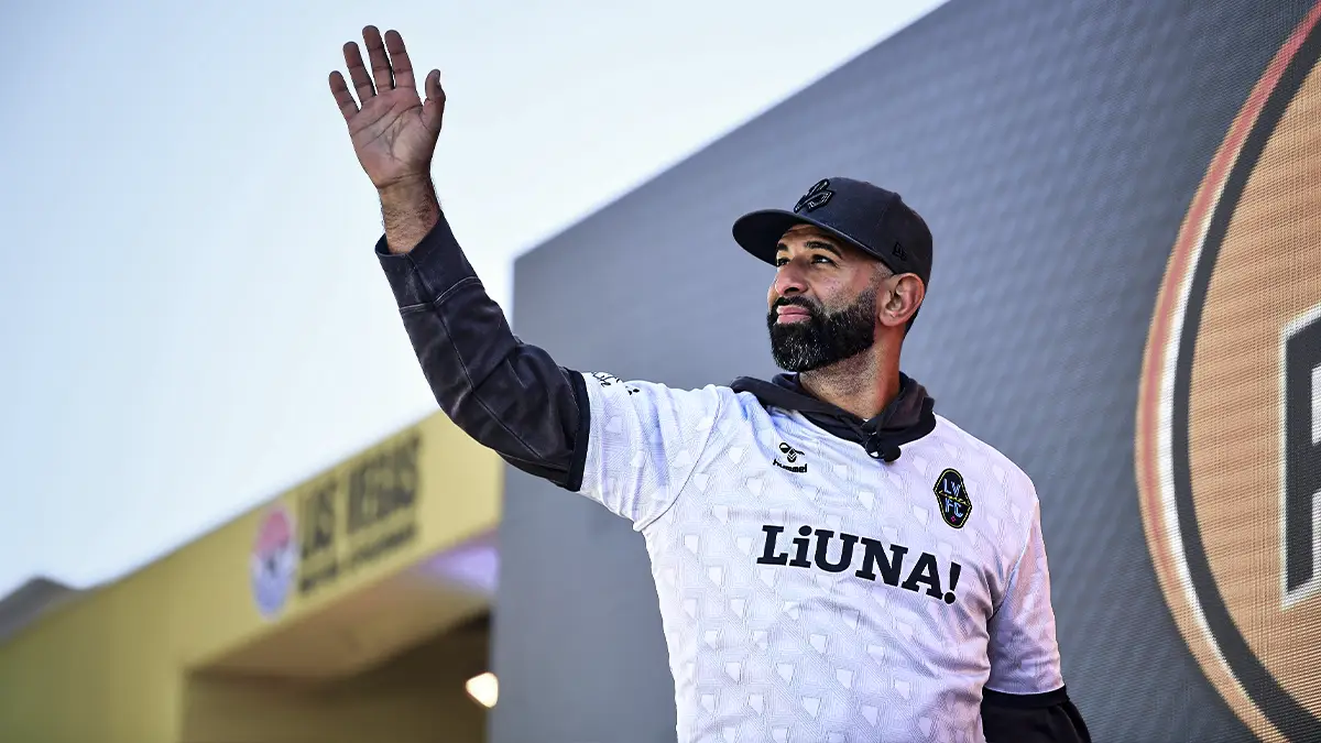 Jose Bautista y su apuesta por el futbol dominicano