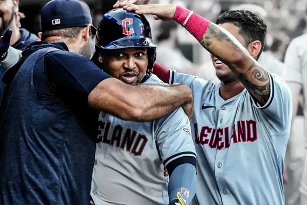 Jose Ramirez hace historia Primer tercera base con 6 temporadas de 20 20 en la MLB