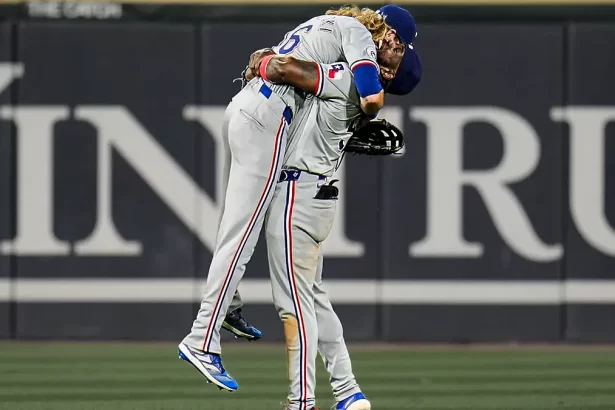 La atrapada de Jankowski que salvo la victoria de los Rangers en Chicago