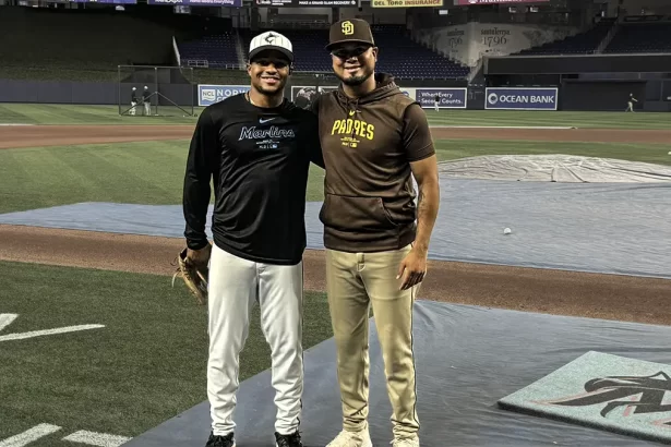 Luis Arraez es homenajeado en su retorno a Miami en serie contra los Marlins