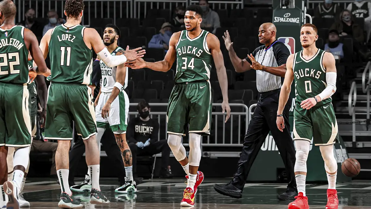 Milwaukee Bucks Y Su Urgente Necesidad De Un Pívot