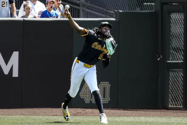Oneil Cruz buscara consejos de Tatis Jr. para su cambio de posicion