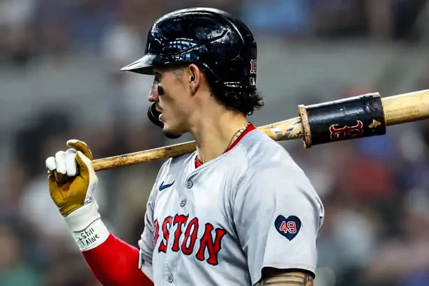 Ovacion a Jarren Duran en su regreso tras controversia homofobica