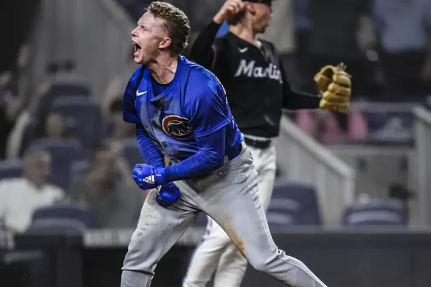Pete Crow Armstrong batea un increible jonron dentro del parque ante los Marlins