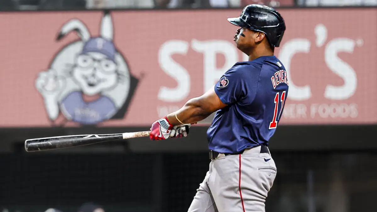 Rafael Devers El jugador mas joven en lograr 250 dobles con los Medias Rojas