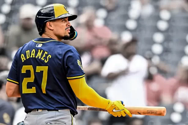 Willy Adames continua brillando con los Cerveceros de Milwaukee