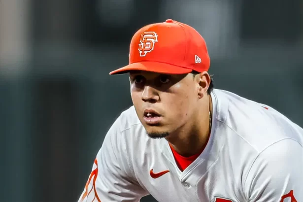 Wilmer Flores se despide de la temporada 2024 por lesion en la rodilla