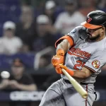 Anthony Santander se luce en Fenway Park con un poderoso jonron