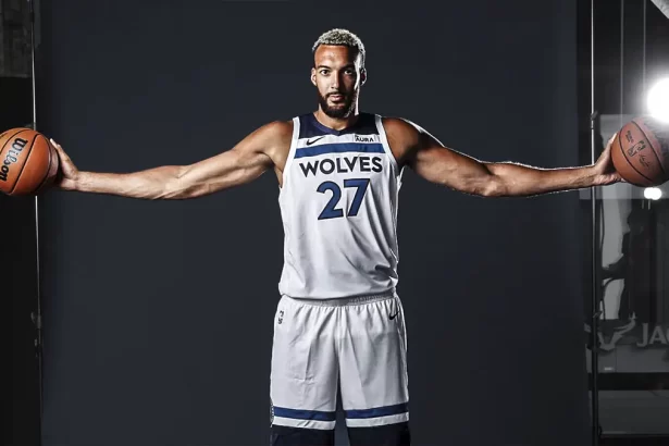 Connelly ve a Minnesota Timberwolves listo para la batalla en el Oeste y analiza la situacion de Gobert