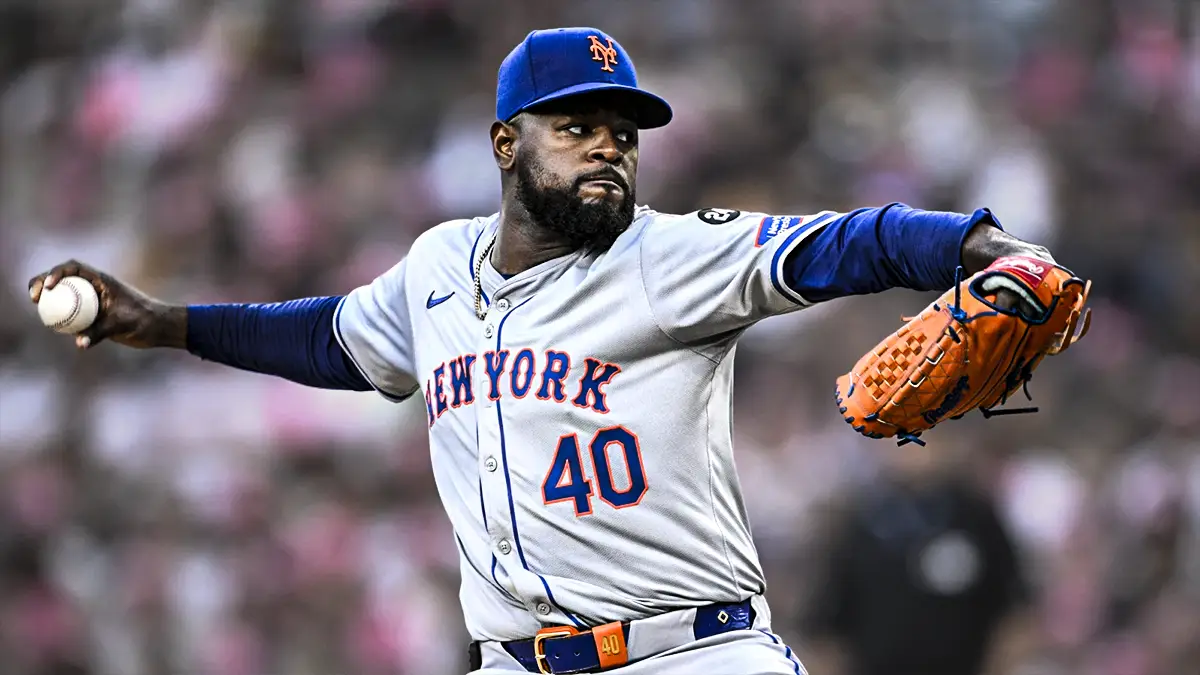 Luis Severino, jugador de los Mets de Nueva York realizando un lanzamiento.