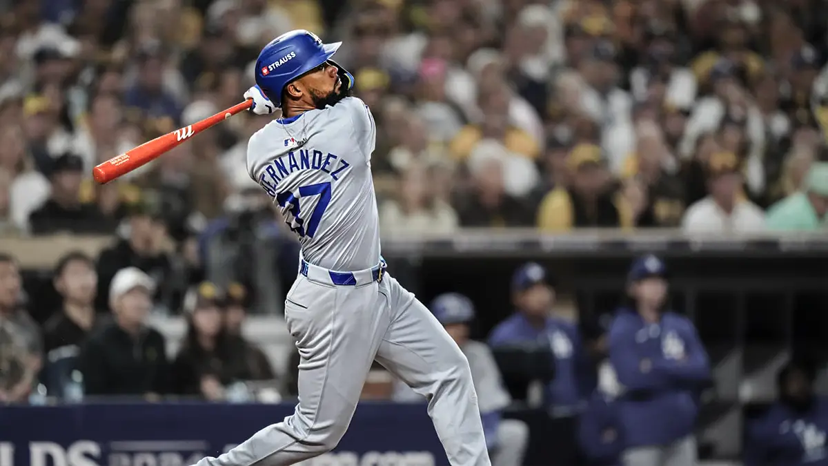 Teoscar Hernandez conecta un historico grand slam en la postemporada ante San Diego