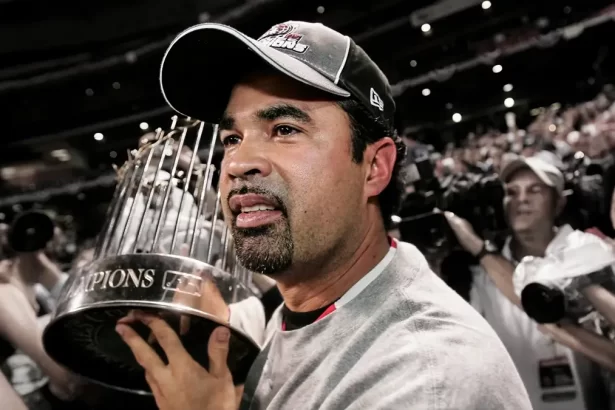 Ozzie Guillen 24358967