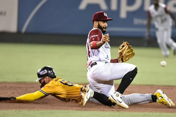 Aguilas vs Gigantes 545345