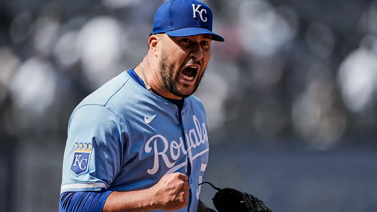 Carlos Estevez lidera salvamentos en MLB con los Reales de Kansas City