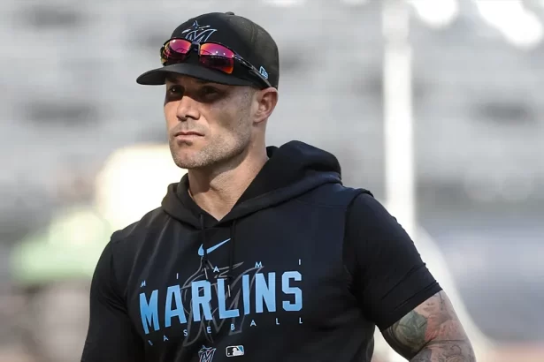 Los Marlins refuerzan su profundidad receptora en intercambio con los Gigantes
