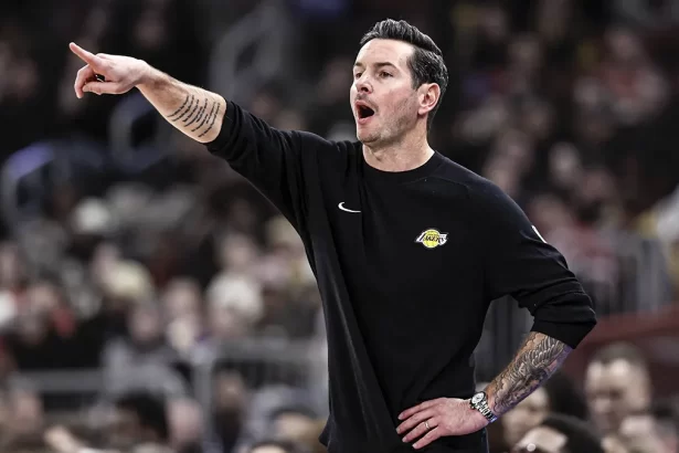 La defensa en zona de los Lakers la apuesta tactica de Redick que esta dando resultados