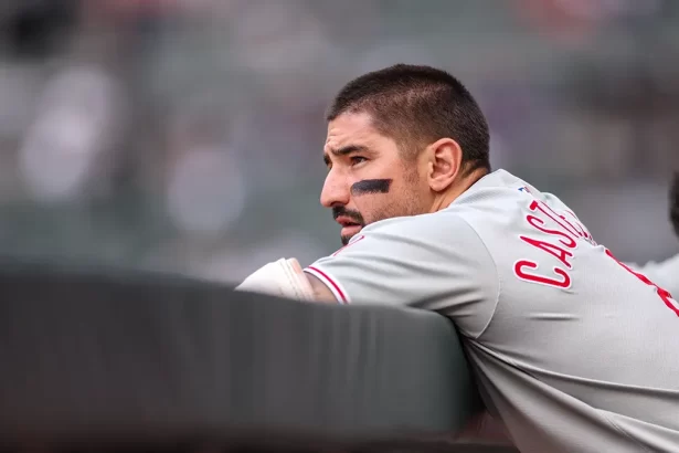 Nick Castellanos aprende primera base con los Padres de San Diego