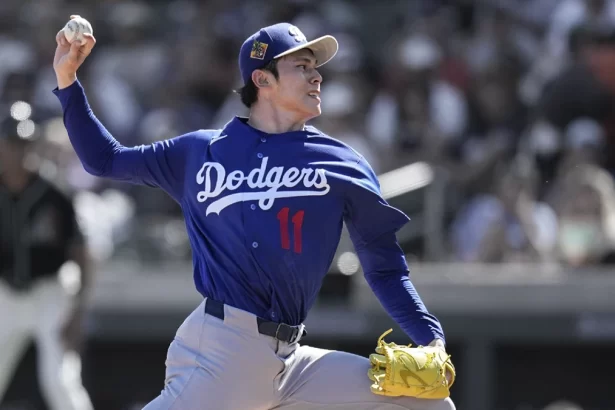 Dave Roberts mantiene a Sasaki en la rotacion pese a una primavera turbulenta