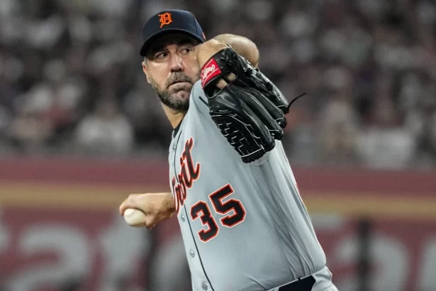 Verlander regresa a Detroit pero el debut con los Tigres no siguio el guion