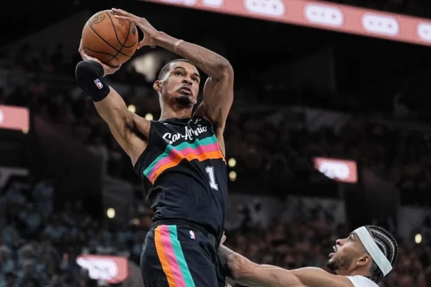 Debut de Wembanyama en playoffs 35 puntos y dos marcas historicas