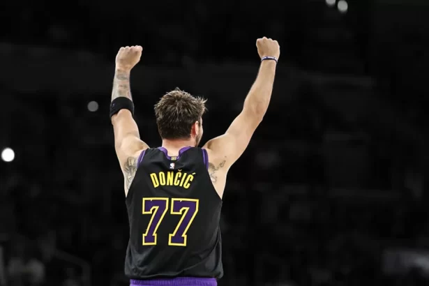 Doncic y Cunningham conservan su candidatura a premios Edwards queda fuera