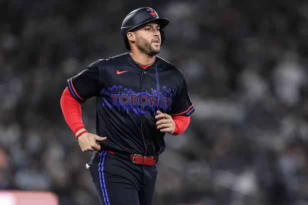 George Springer recibe parte alentador su lesion en el pie no requerira asignacion de rehabilitacion