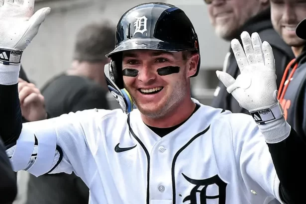 Kevin McGonigle firma contrato de 150 millones con los Tigres
