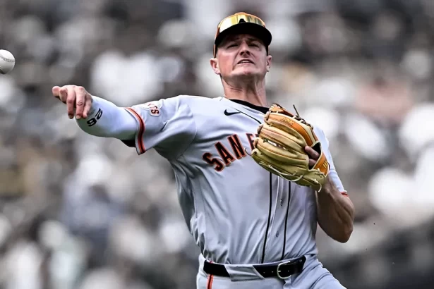 Matt Chapman explota contra Casey Schmitt en pleno juego ante los Padres