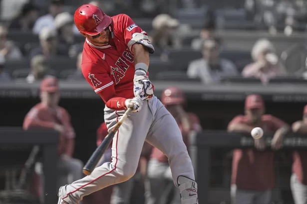 Mike Trout regresa con poder pero abril ya lo ha enganado antes