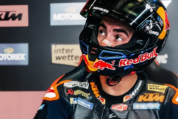 Acosta termina el GP Checo sin puntos tras tres averias de KTM en tres dias