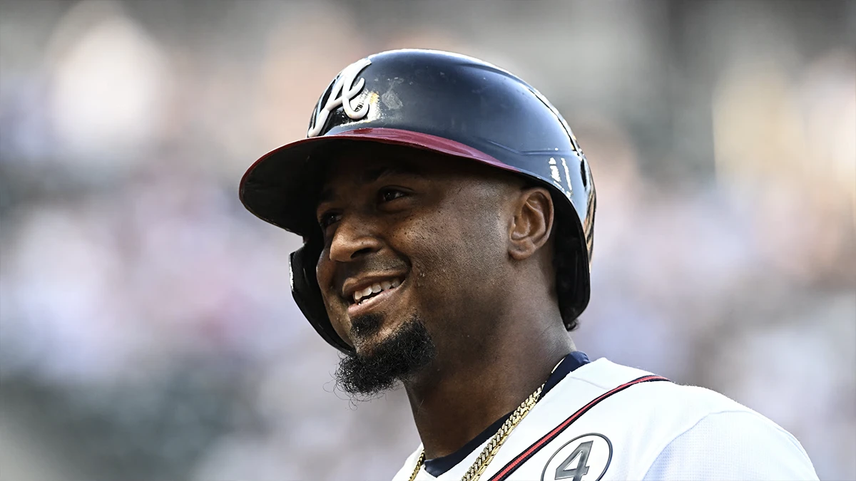 Albies revienta el Truist Park con jonron de dos carreras y los Bravos voltean el juego en la novena