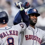 Astros remontan tres carreras y roban el juego en Kansas City